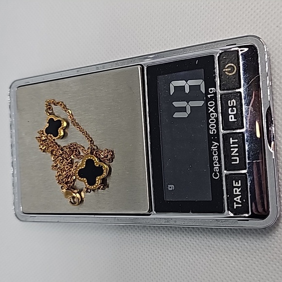 14k rose gold 8.53 mm to 11.16 mm clover 17 inches